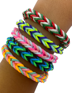 Three-color rubber band bracelet